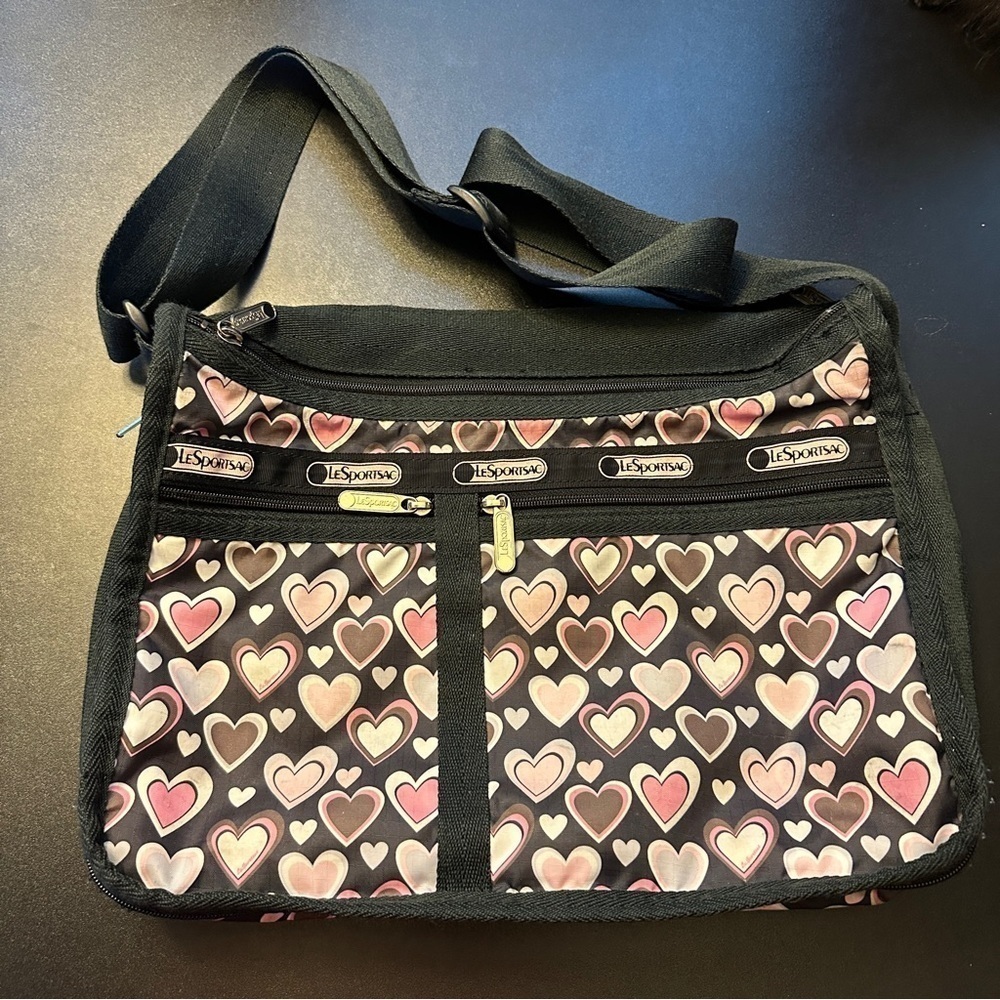LeSportsac Deluxe Everyday travel Bag adjustable strap HEARTS Pink Black Nylon